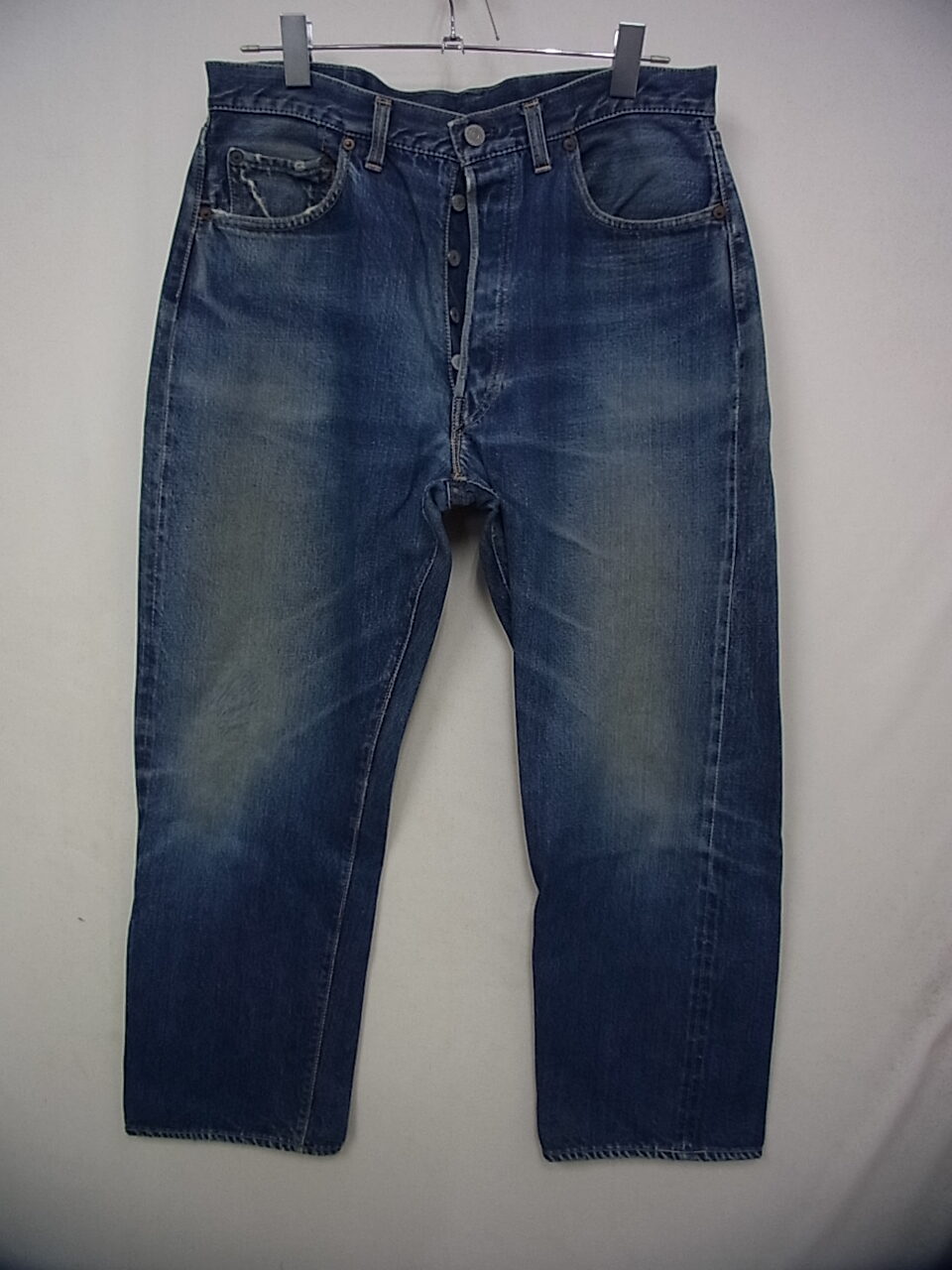 第204回（動画有）リーバイス501XX 紙パッチギャラ入り ボタン裏J