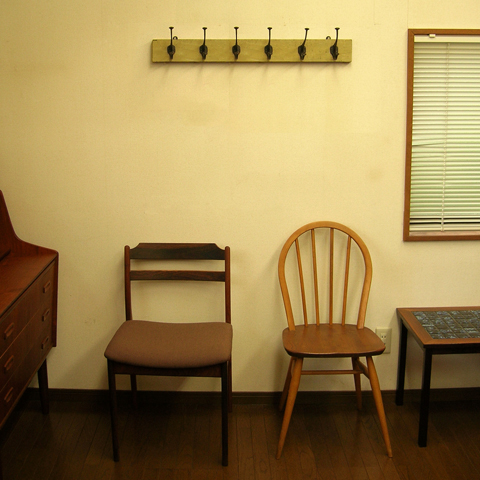 シャビーで格好いいビンテージ・ウォールフック｜アンバーデザイン