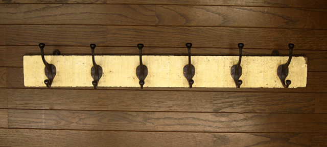 シャビーで格好いいビンテージ・ウォールフック｜アンバーデザイン