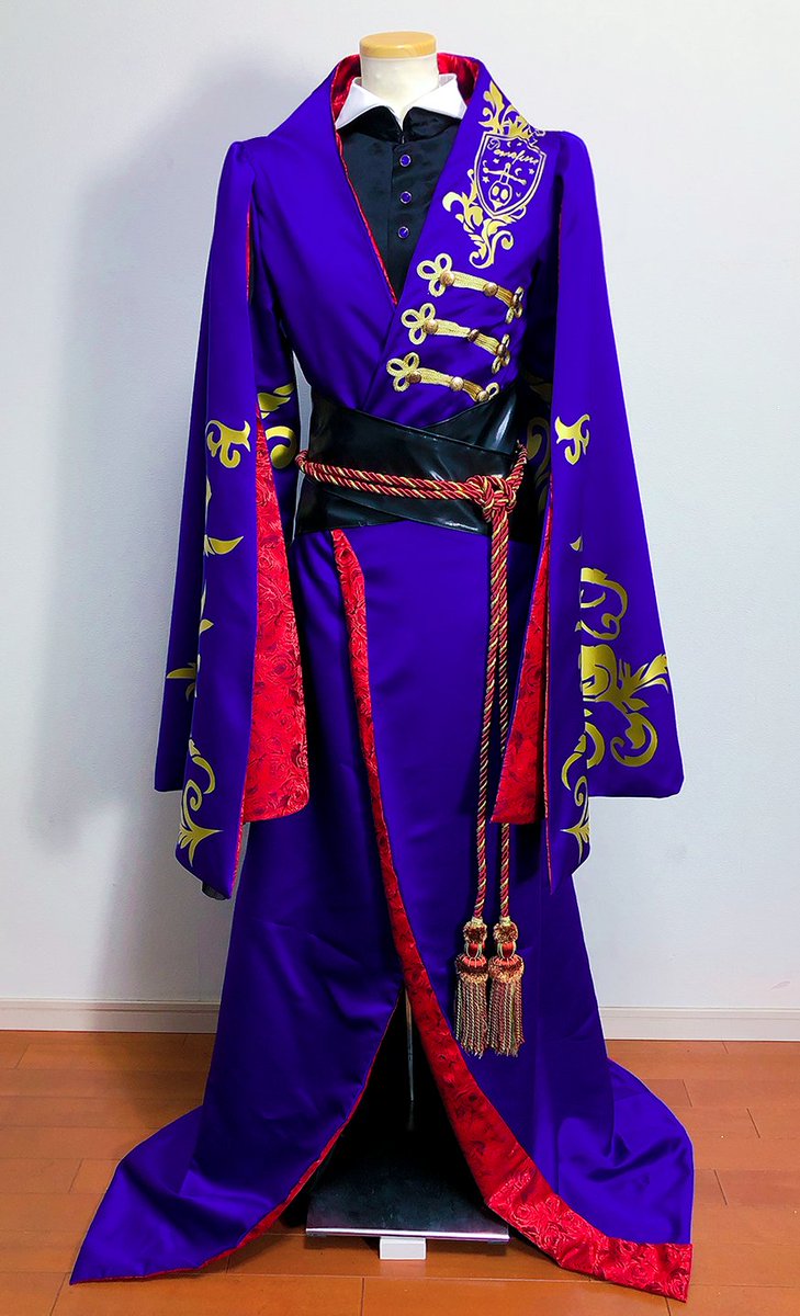 ツイステ*ヴィルのポムフィオーレ寮服💃襟のシルエットが謎だったから