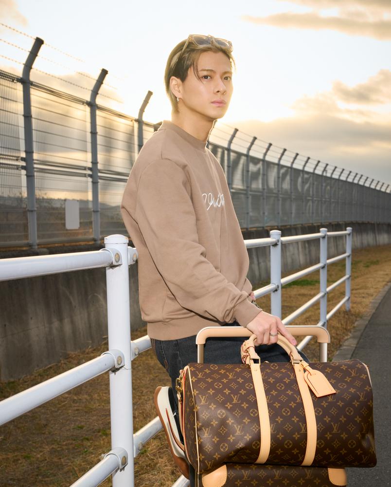 ルイ・ヴィトンのアンバサダーを務める平野紫耀が、パリコレクションの