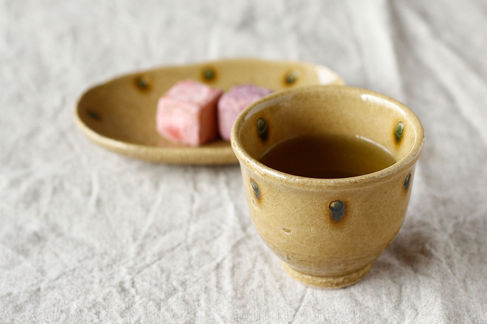 在庫限り／食器 和食器 美濃焼 煎茶碗 ゆのみ 黄瀬戸貫入ドット