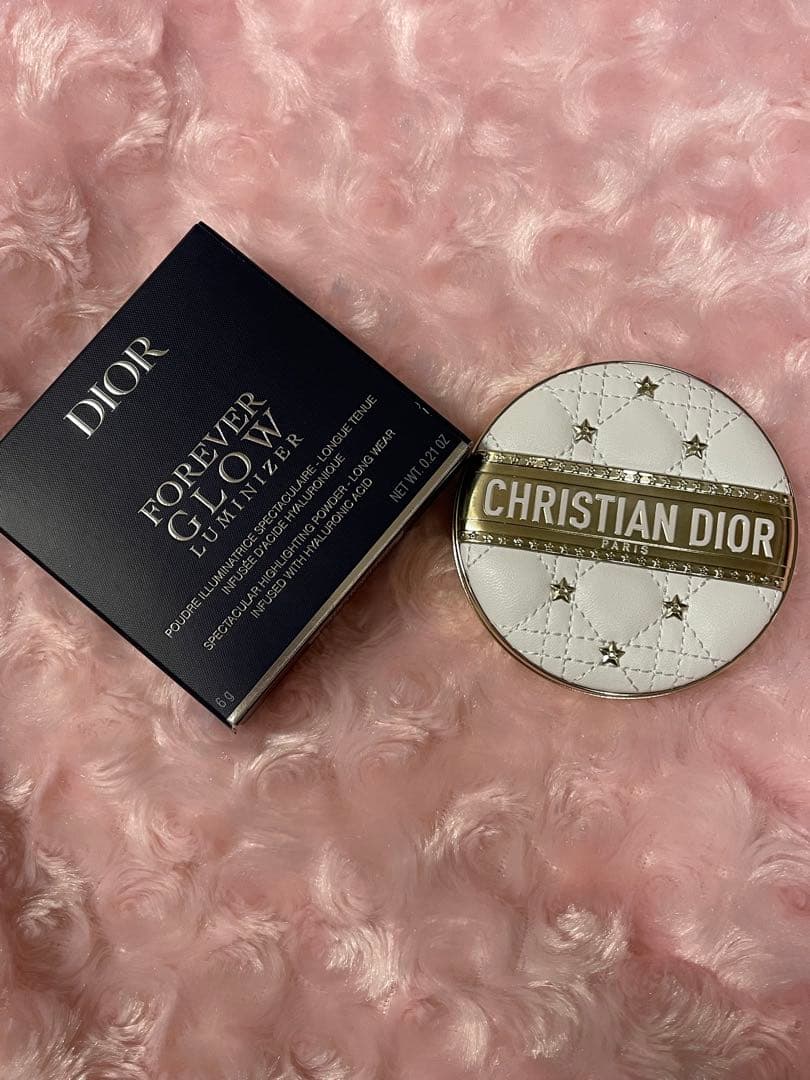 ディオールスキンフォーエヴァーグロウルミナイザー　001 ディオール スター ディオール フォーエヴァー」の新ハイライター誕生、“ジェル パウダー