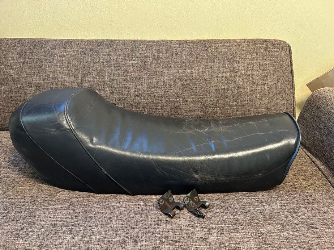 GS400/GS400E 当時物　ジュリアーリシート　ブラック　革 GS400カスタム！ジュアリーシート！ | GS400 旧車バイクのブログ@王鈴