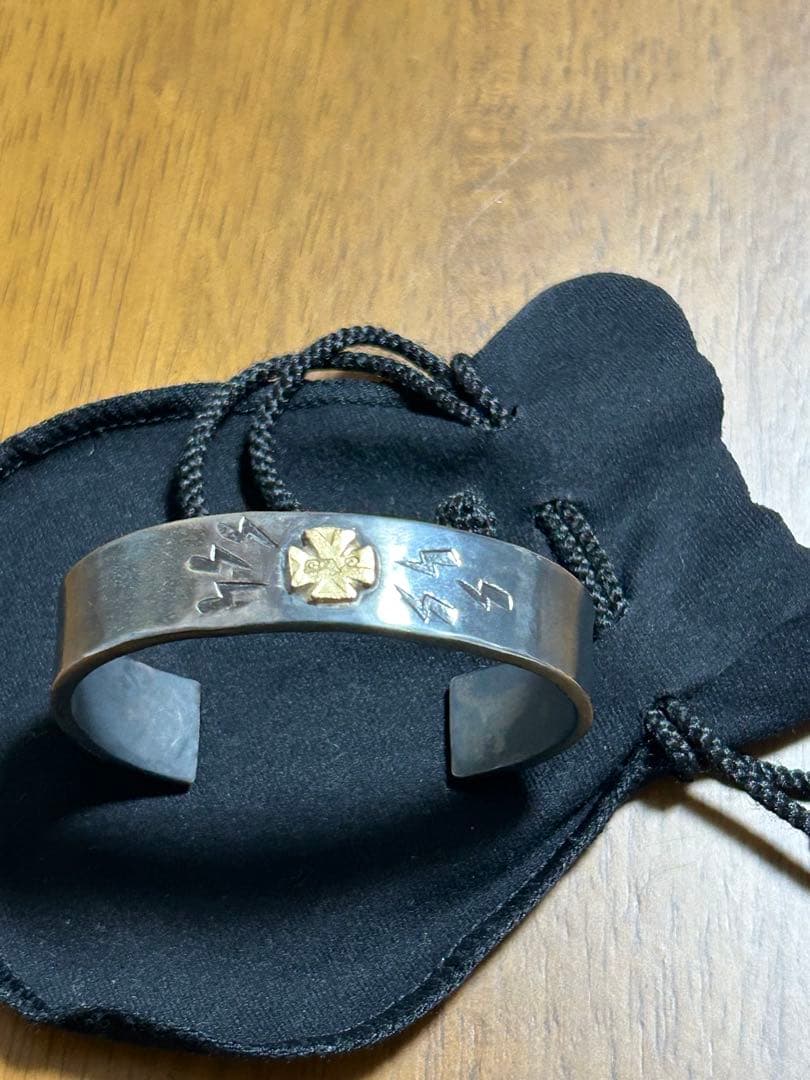 ストップライト　クロスバングル STOP LIGHT アイアンクロスバングル | POWWOW Trading Post