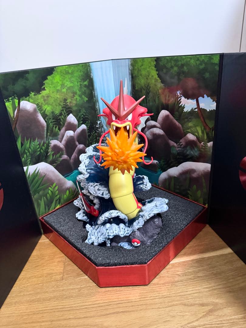 WCS2025 アナハイム 色違いギャラドス ポケセン限定フィギュア Amazon.co.jp: 海外ポケモンセンター限定 アクアテール ギャラドス