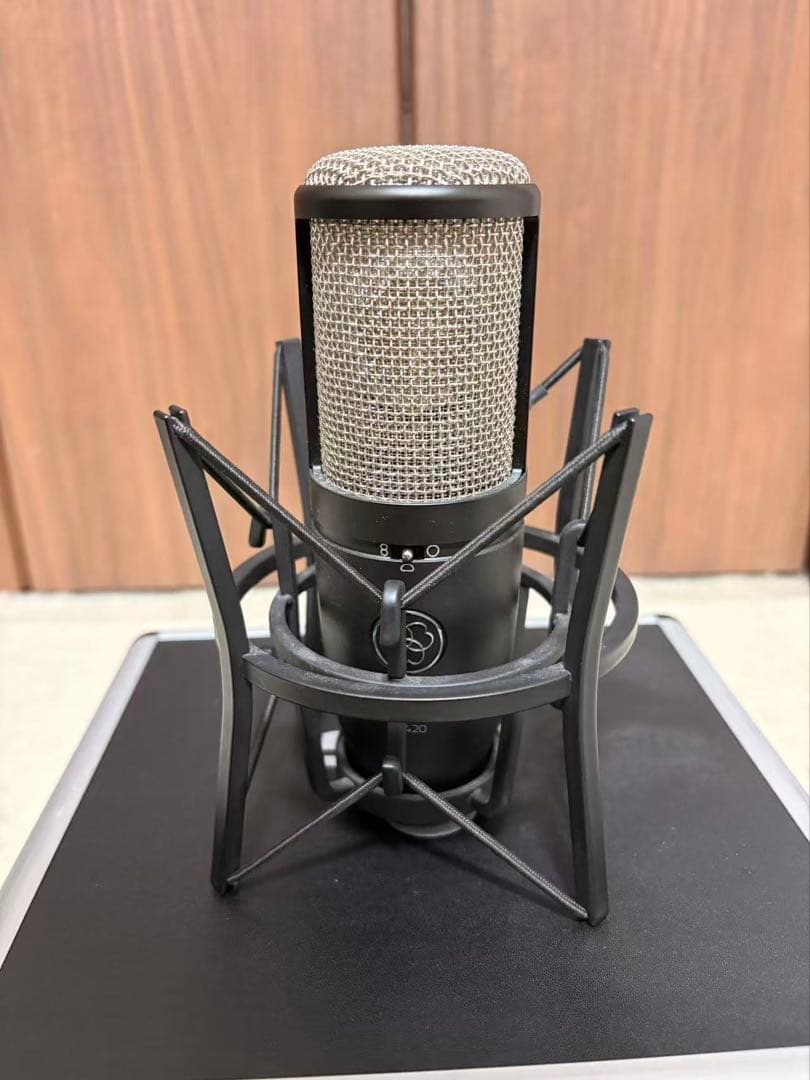 AKG P420 コンデンサーマイク 美品／動作確認済み AKG P420をレビュー。指向性切替可能な2万円前半のコンデンサーマイク