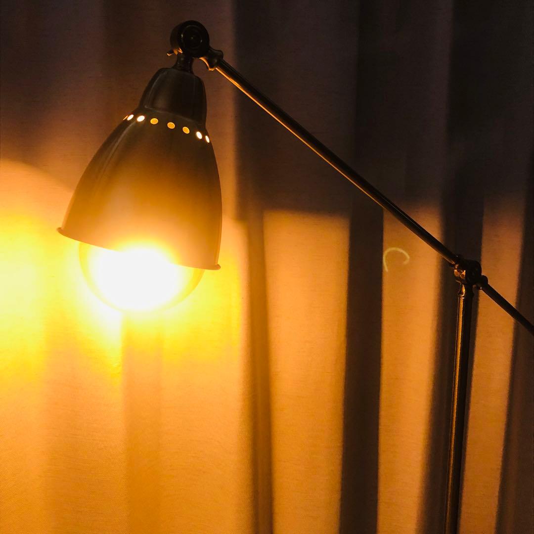 直接可 IKEA バロメーテル ゴールド フロアランプ スタンドライト 電球