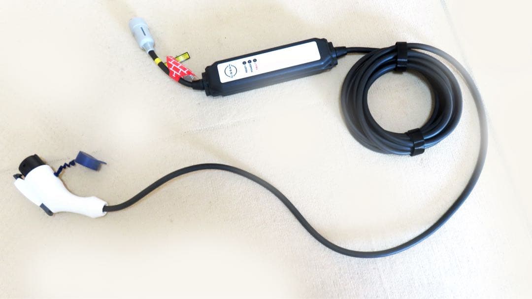 日産サクラ充電ケーブル 日産(純正) 充電ケーブル(コントロールボックス付、200V 7.5m用) の