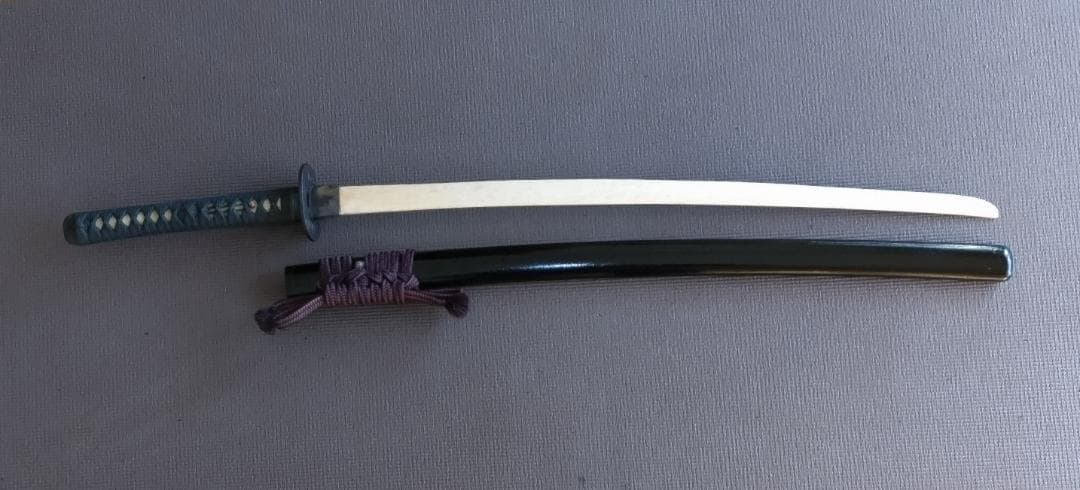 竹光刀 (居合刀拵え付き) 竹光刀 螺旋彫黒鞘 陣太刀 拵え（太刀反り・腰反り） | 竹光・時代劇