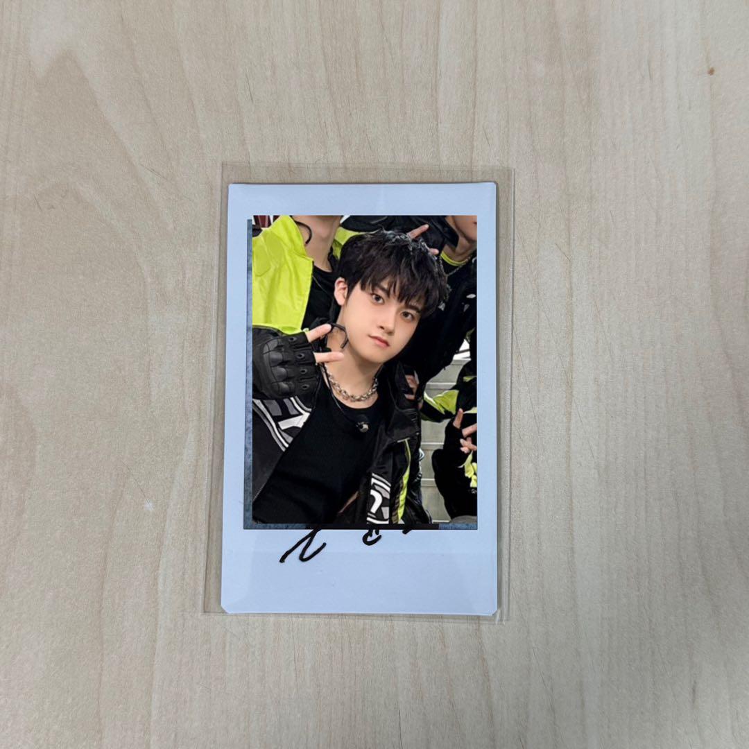 xikers サイカース サイコス ジュンミン ポラ 直筆 📷] xikers - 'X' CONCEPT POSTER '준민(JUNMIN)' RELEASE 2025. 04