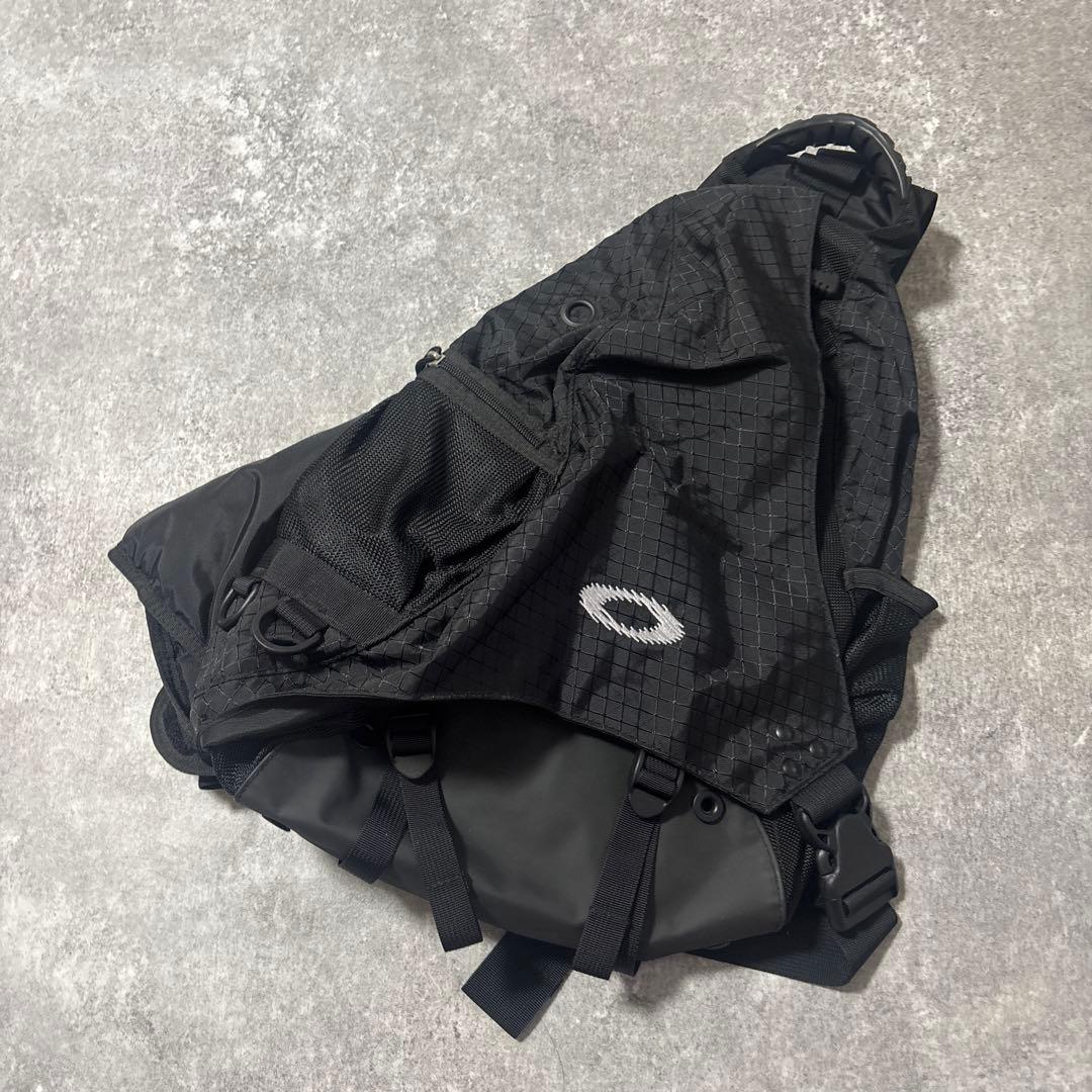 OAKLEY オークリー 00s Y2K ワンショルダーバッグ　正規品 オークリー OAKLEY 00s Y2K ワンショルダーバッグ ボディバッグ 鞄